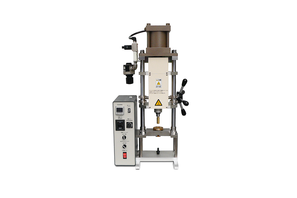 空圧微量混練射出成形機